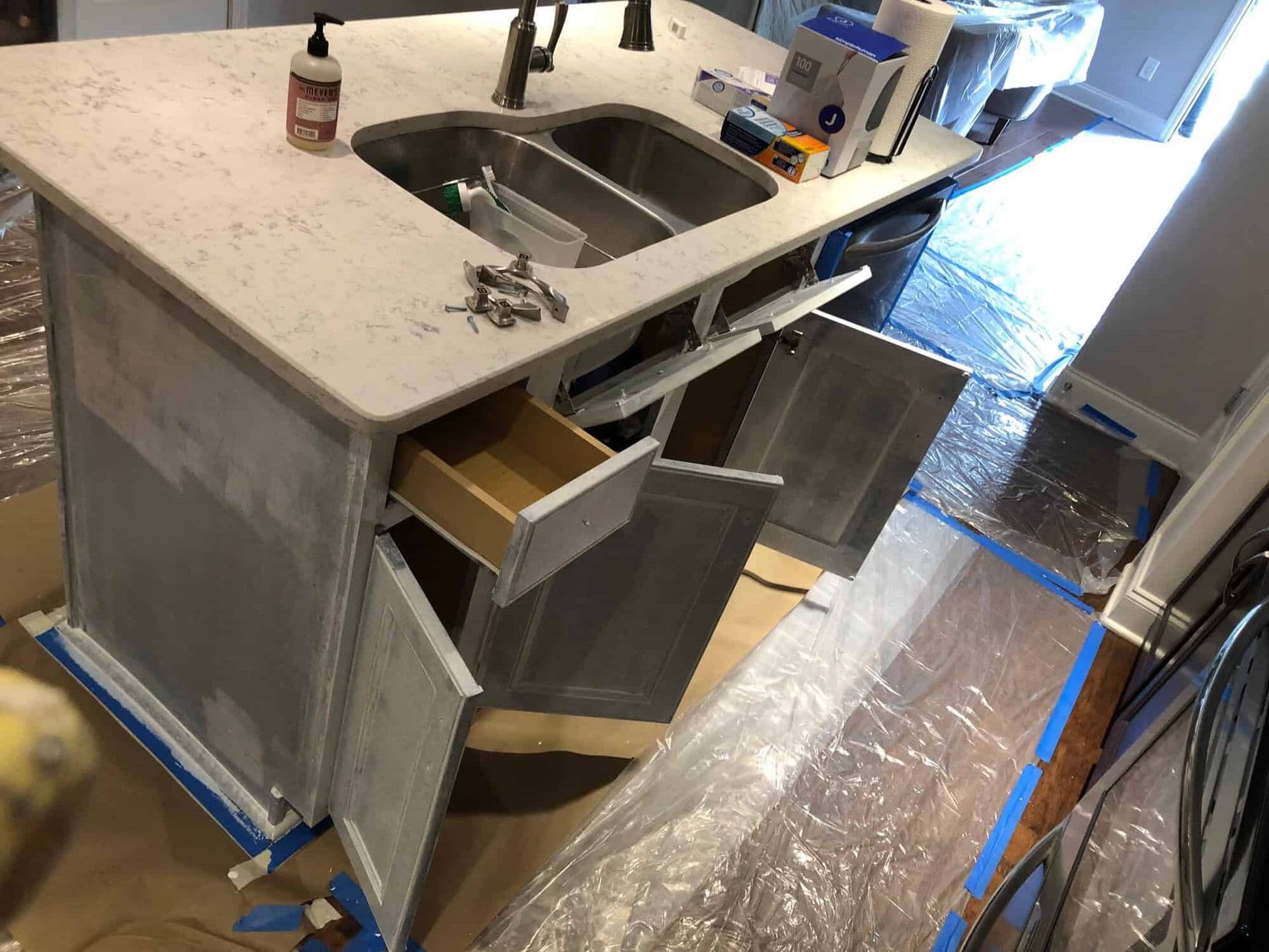 1_kitchen-island-professional-painting2.jpg