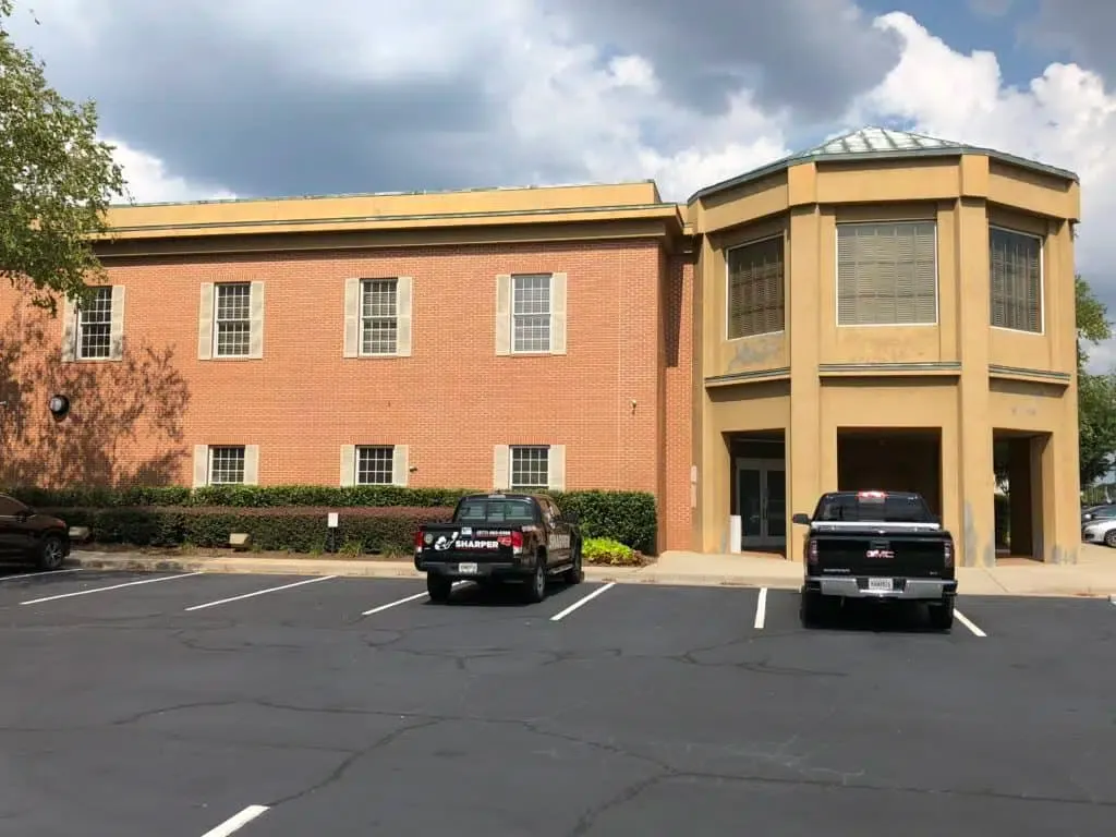 roswell-ga-commercial-stucco-painting-project-before-1024x768.jpg.webp